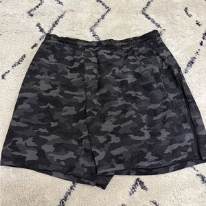 Lululemon men’s 7” Pace Breaker short (Linerless)